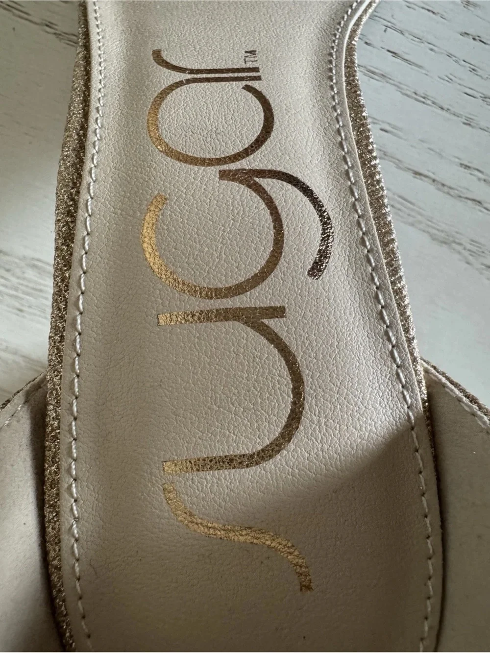 Sugar shimmery gold